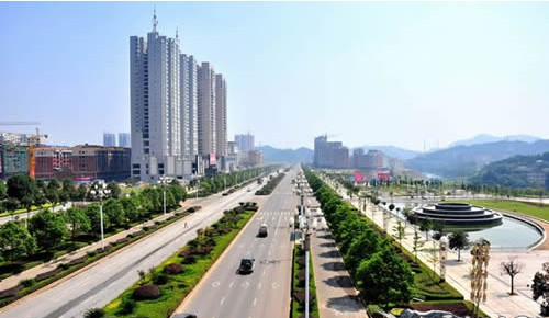 關(guān)于實施創(chuàng)新引領(lǐng)開放崛起戰(zhàn)略奮力建設富饒美麗健康祥和新婁底的決定